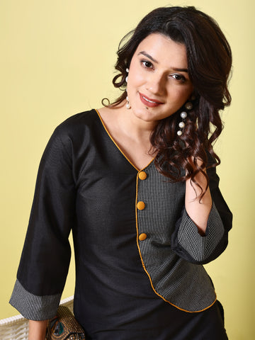 Black Women Cotton Blend Black Solid Straight kurta