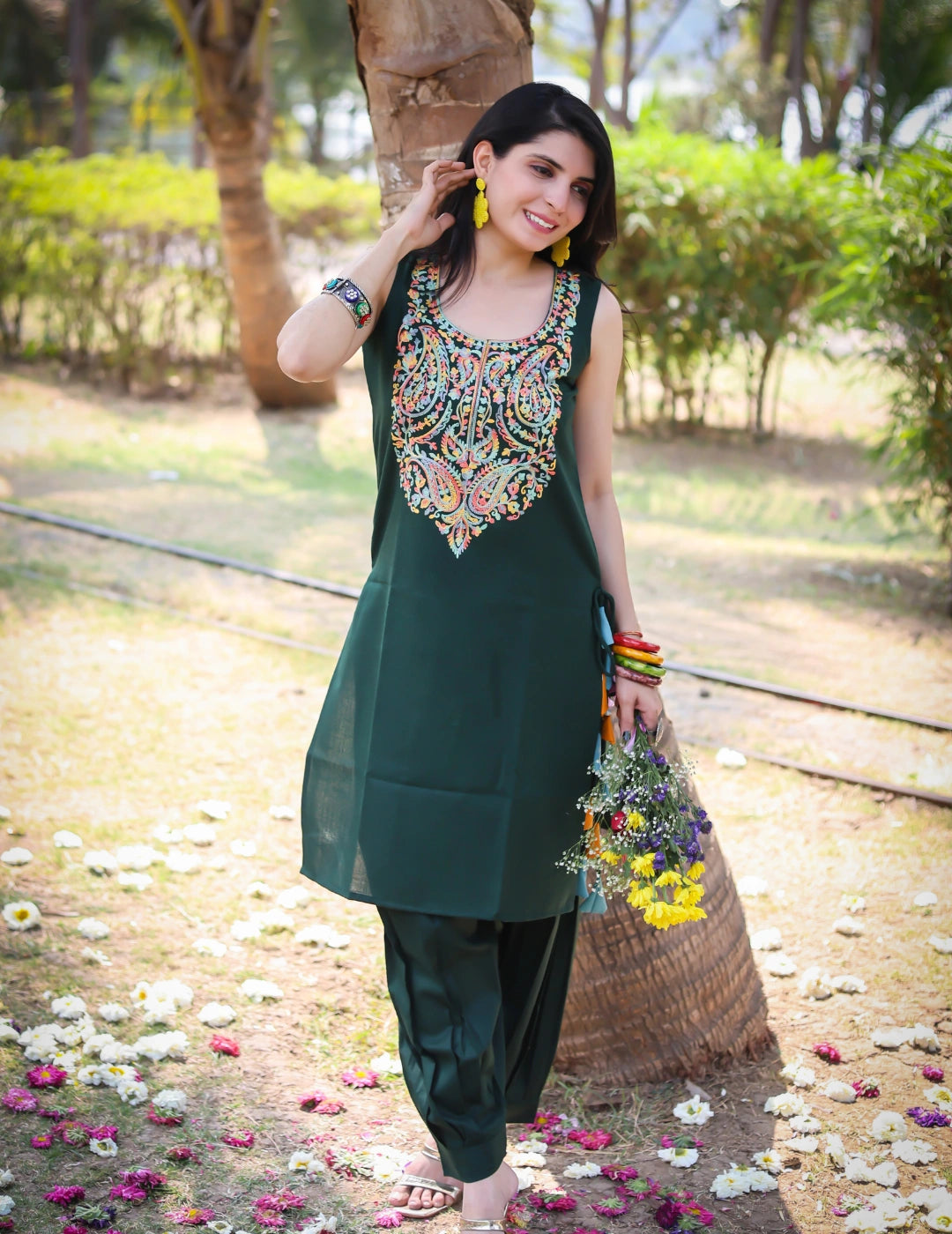 Cotton Blend Yoke Embroidery Sleeveless Kurta Salwar With Tassles (Bottle Green)