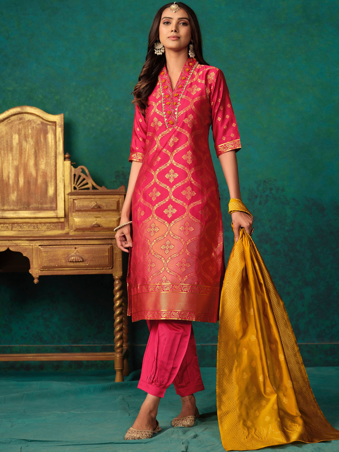 Pink Silk Blend Straight Embroidered Banarasi Kurta salwar Set With Dupatta