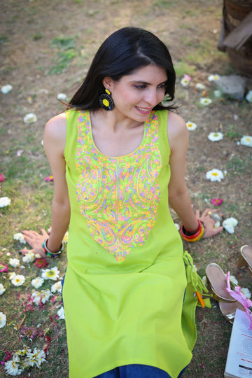 Parrot Green Cotton Blend Yoke Embriodery Sleeveless Kurta With Tassles and Kodi