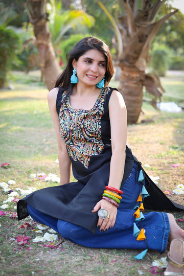 Black Cotton Blend Yoke Embriodery Sleeveless Kurta With Tassles and Kodi