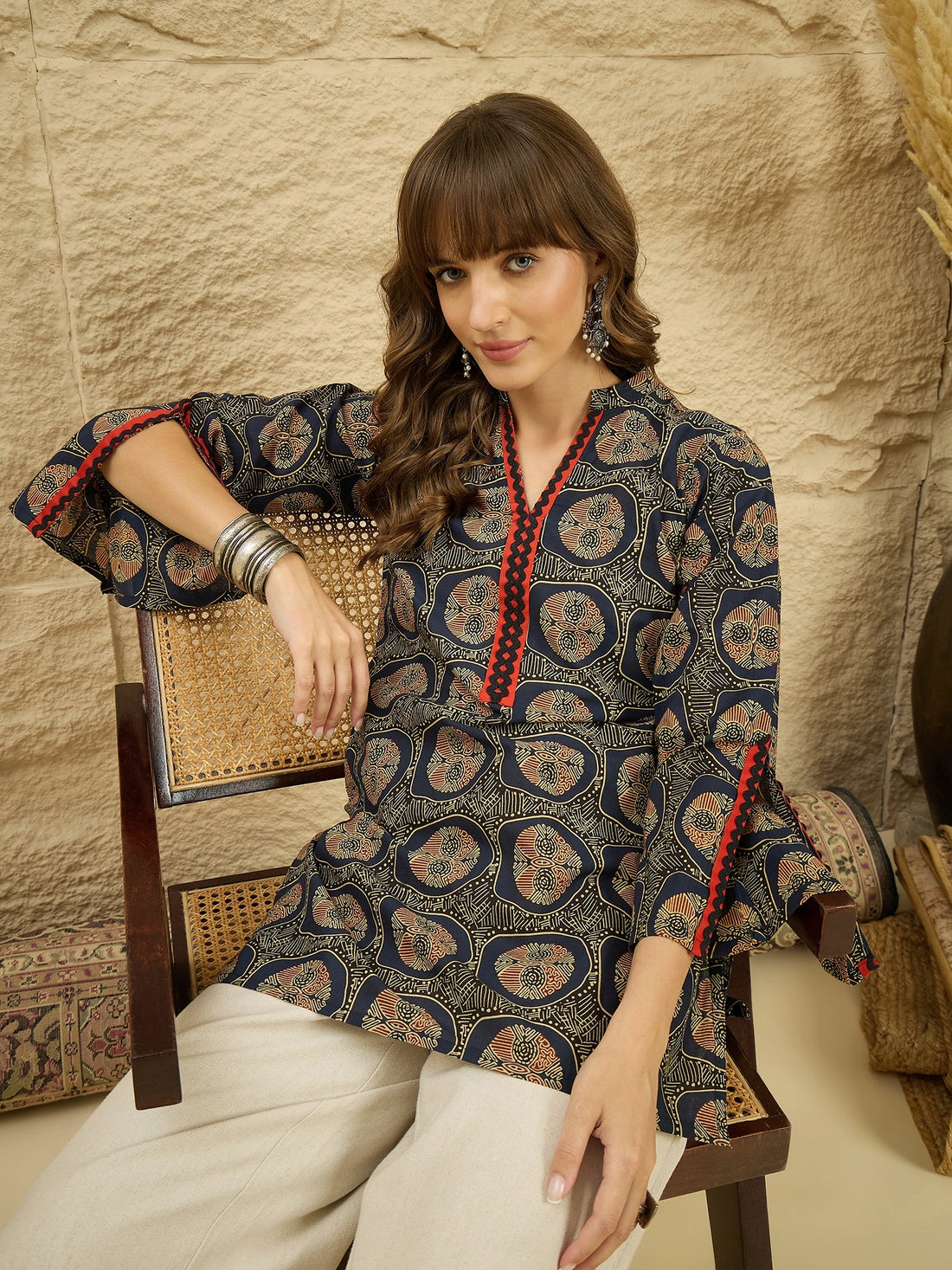 Cotton Blend Floral Print Summer Wear Straight Short Kurti (Black)