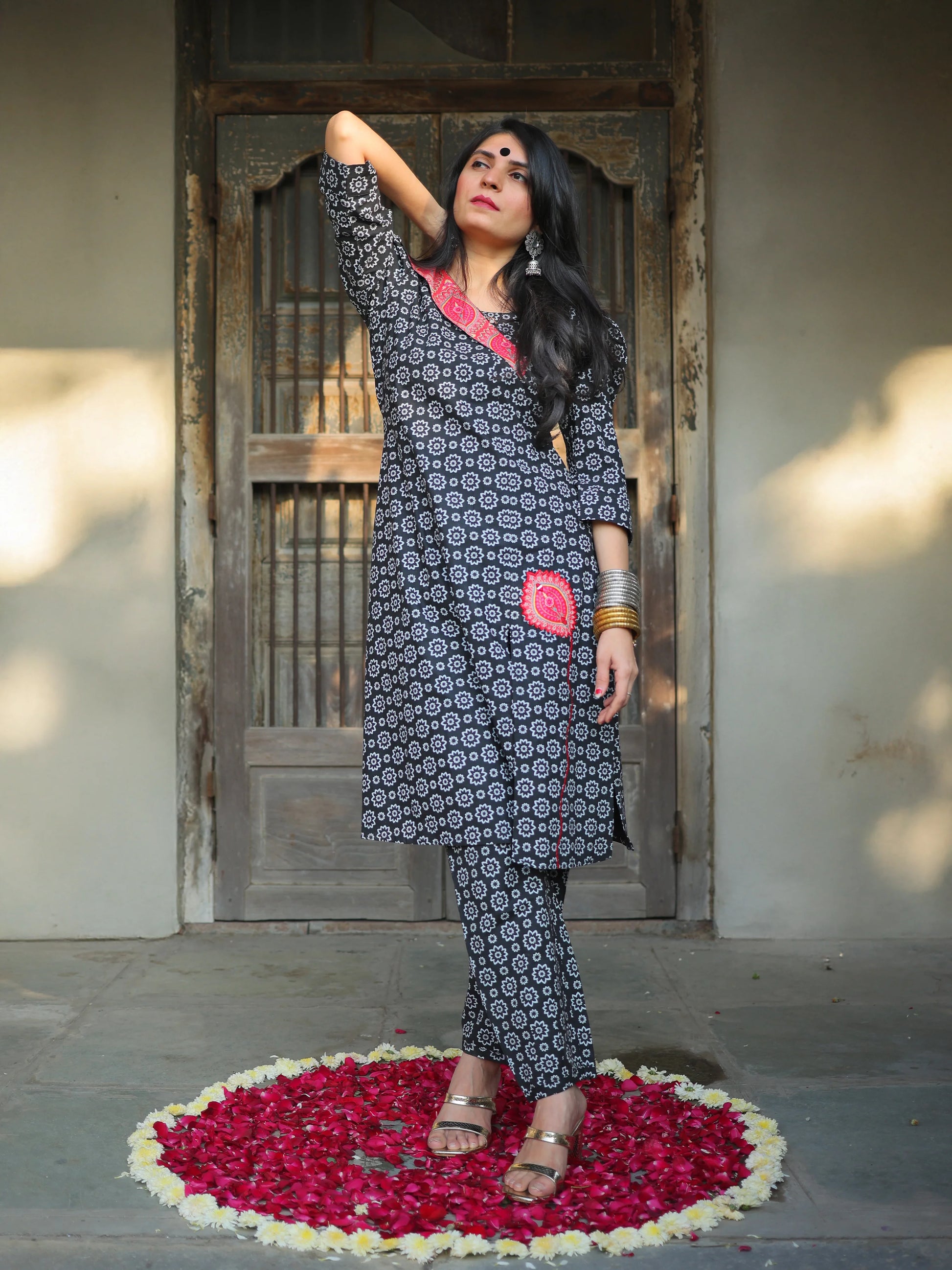 Youthnic black floral kurta — neckline detail close-up