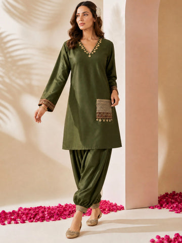 Green Cotton Silk Solid Mirror Work & Pocket Embroidery Straight Kurta With Salwar