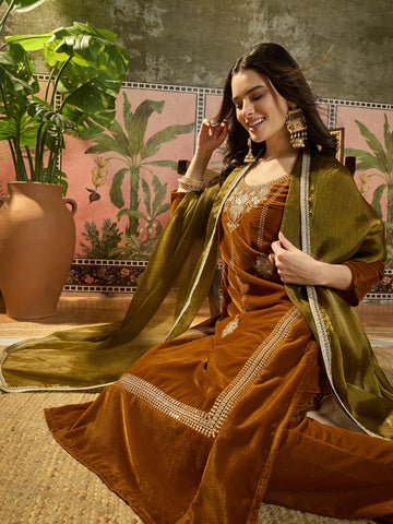 Gold Velvet Embroidery Straight Kurta Pant With Dupatta Set