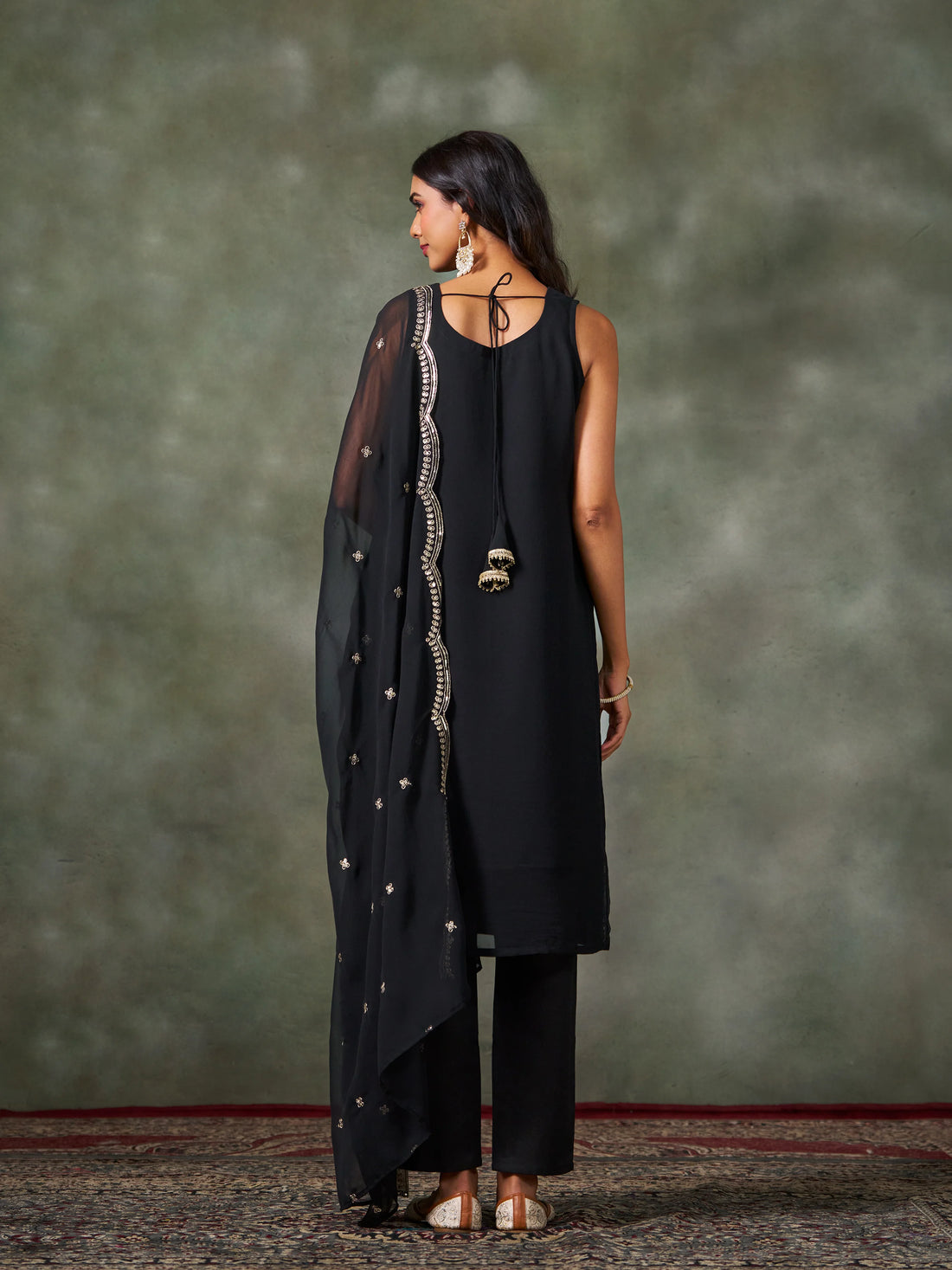 Black Georgette Embroidered straight sleeveless Kurta Pant with Dupatta Set