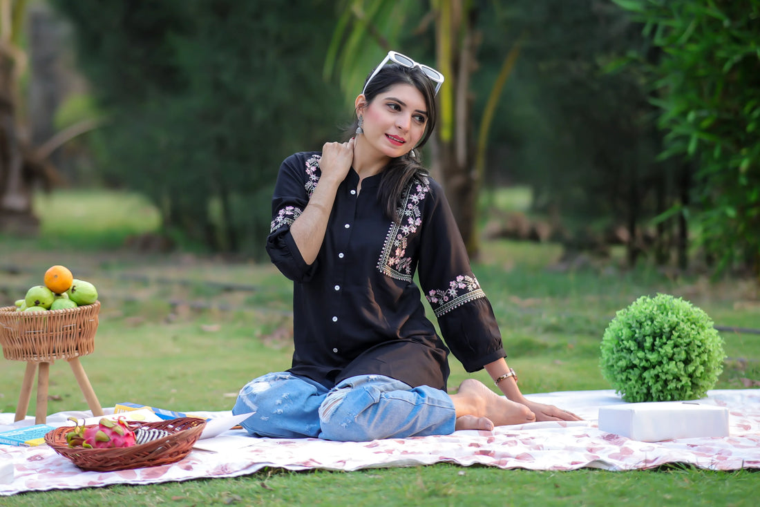 Black Viscose Rayon A-Line Summer Short Kurti