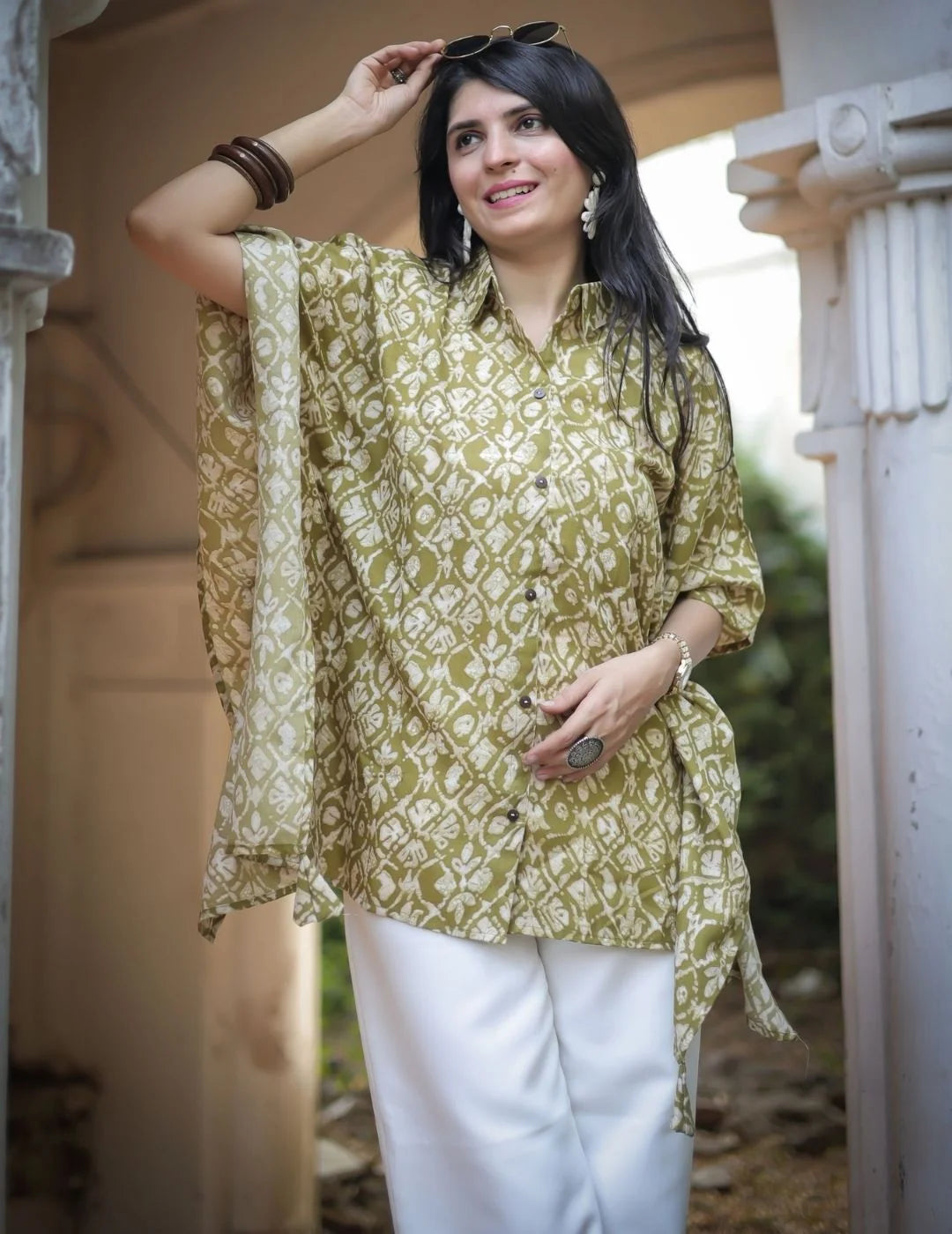 Green Bandhej kaftan top — print and button detail close-up | Youthnic