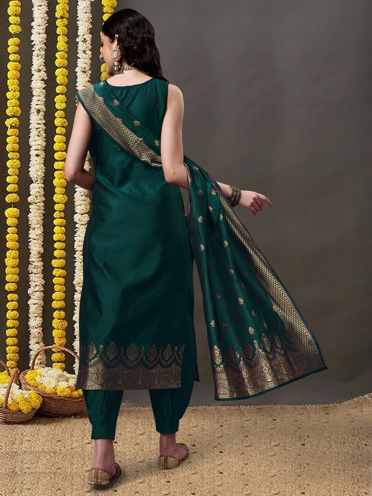 Youthnic - Silk Straight Kurta Salwar Pant With Banarasi Dupatta
