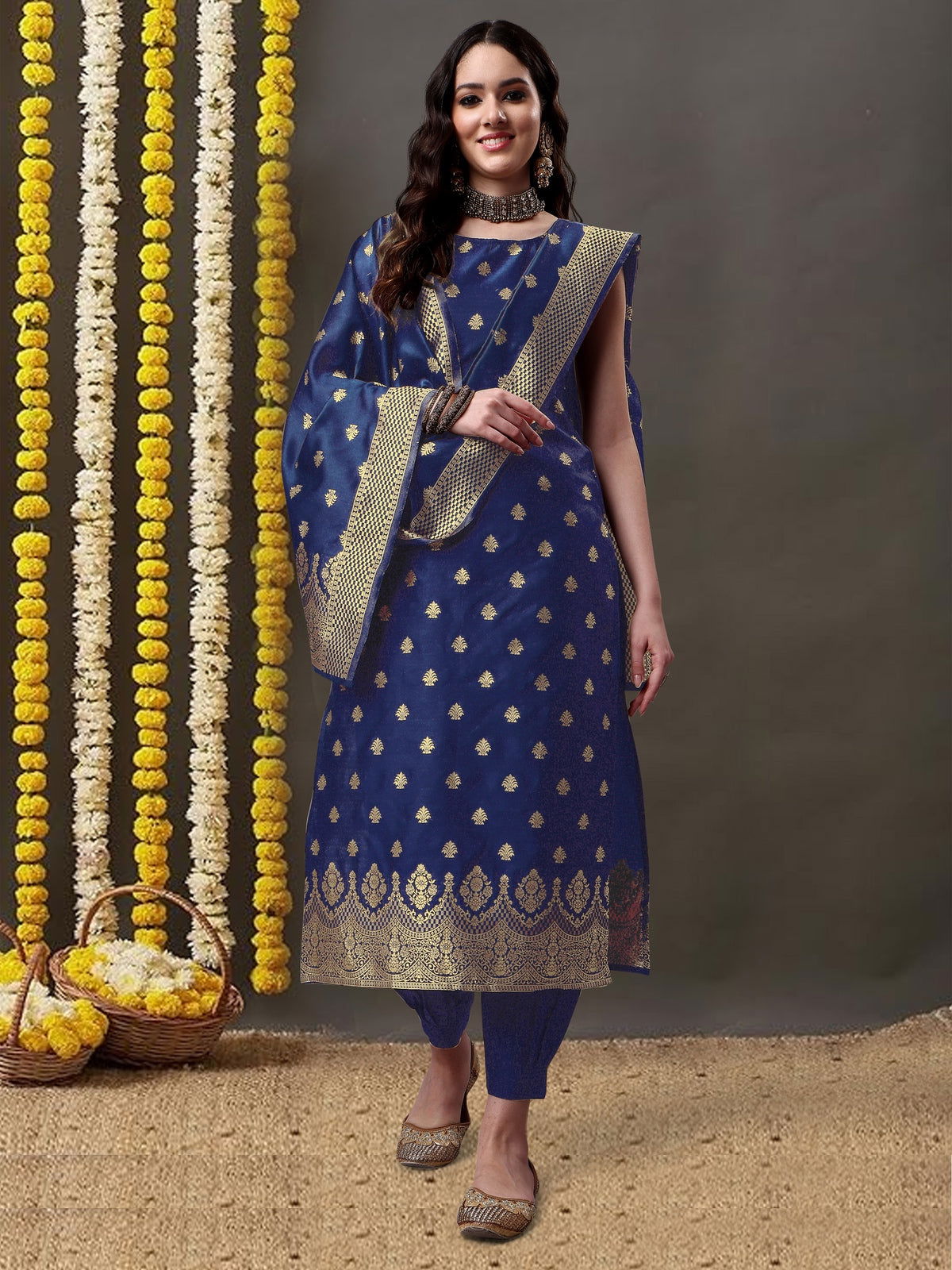 Youthnic - Silk Straight Kurta Salwar Pant With Banarasi Dupatta