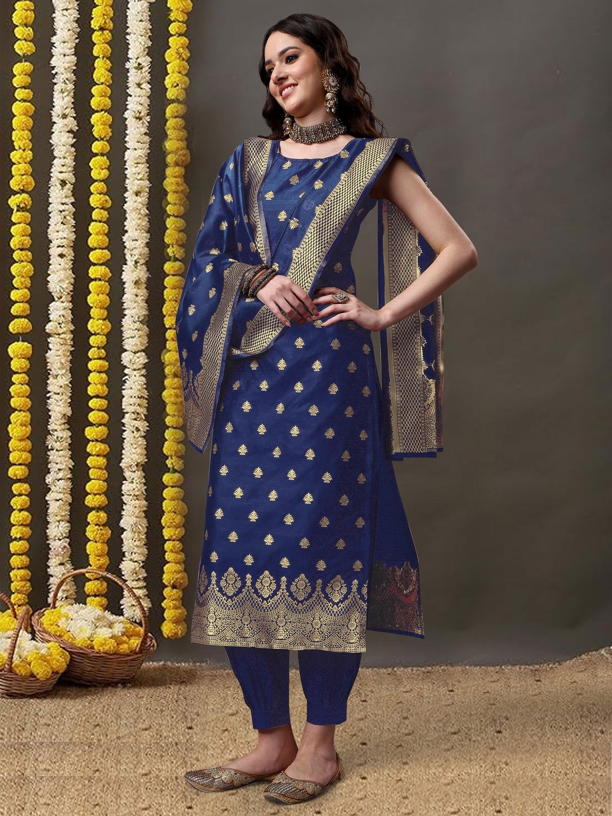 Youthnic - Silk Straight Kurta Salwar Pant With Banarasi Dupatta